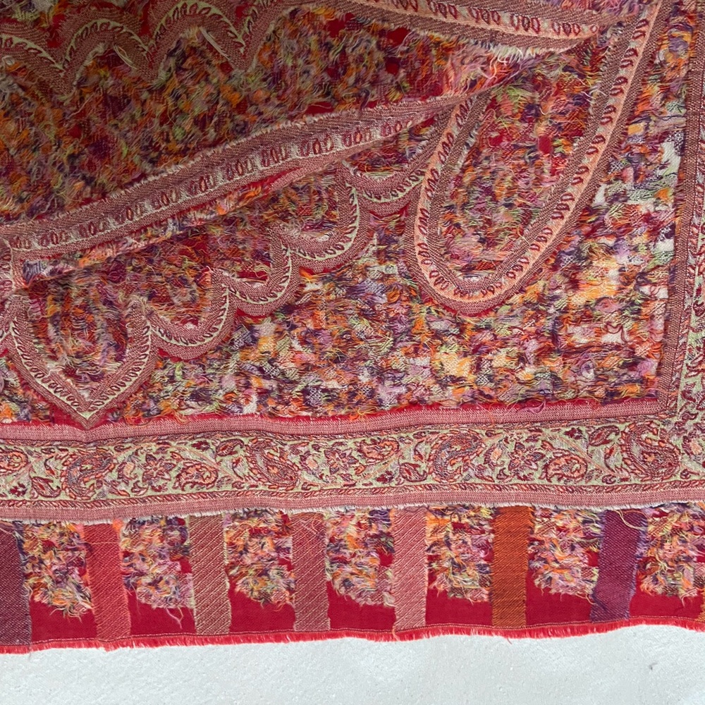 Wool shawl - Picture 3 of 3